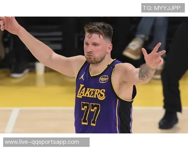 雷迪克三年前看好东契奇关键时刻库里与他相比更具潜力 雷迪克三年前看好东契奇关键时刻库里与他相比更具潜力